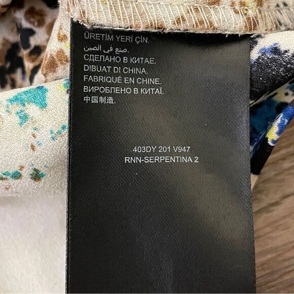 Bebe Serpentine Deep V Button Down Blouse Cream Yellow Blue Brown Size XS - Picture 11 of 16